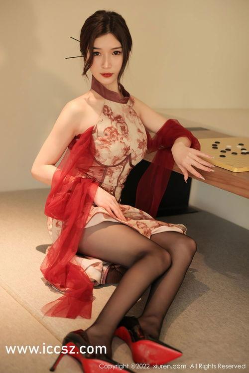 娱乐吃瓜酱模特