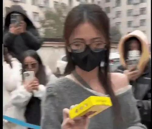 娱乐吃瓜爆料直播间,直播间的吃瓜爆料大揭秘